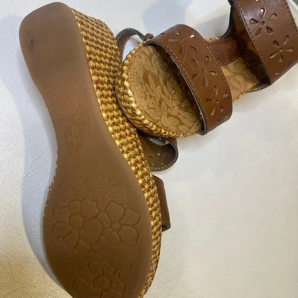 b.o.c. Tan Leather Cut-Out Sandals - Picture 4 of 6